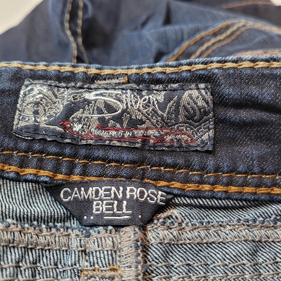 Silver Camden Rose Bell Flare Jeans Size 31‎ - Picture 4 of 7